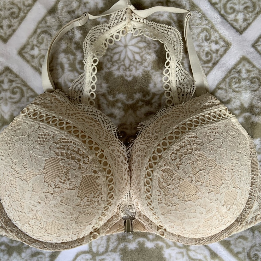 white lacy bra